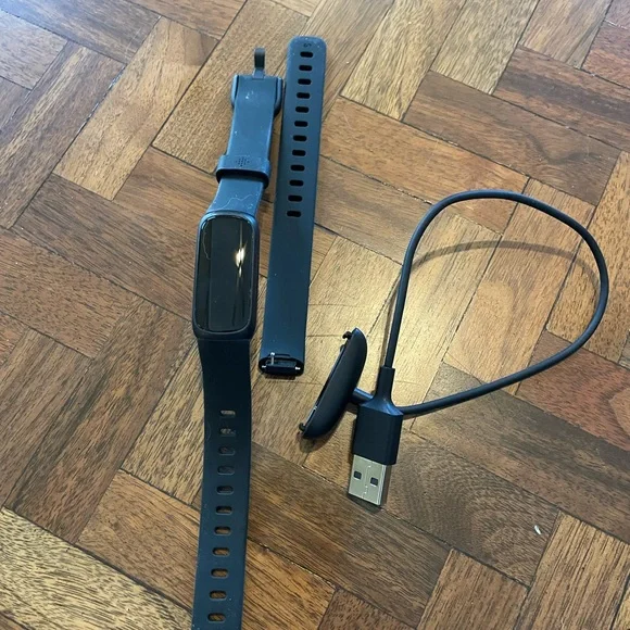 Fitbit Black Inspire 3 with Extra Band - Picture 2 of 3